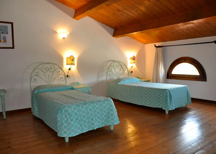 מלון דירות Liscia Eldi 4*